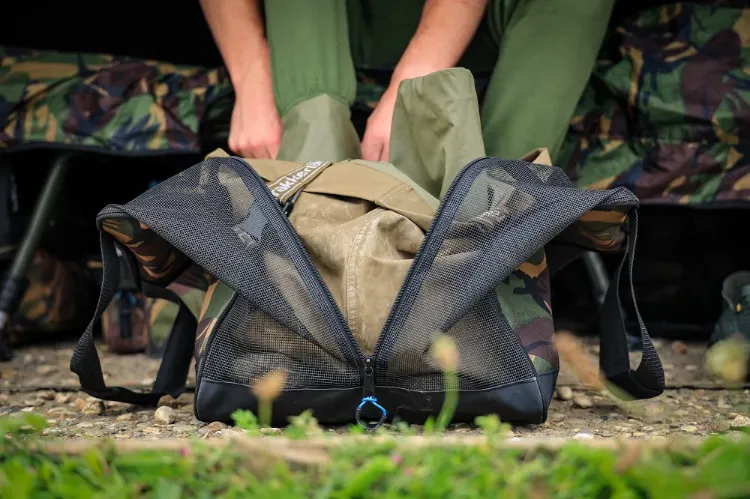 Снимка на Чанта за ботуши или гащеризон Cult Tackle DPM Wader/Boot Bag