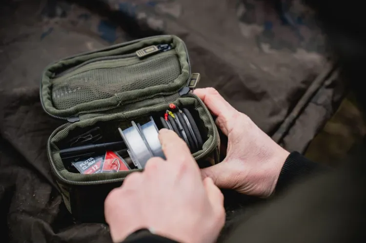 Снимка на Чанта за аксесоари Nash Subterfuge Tackle Pouch Medium