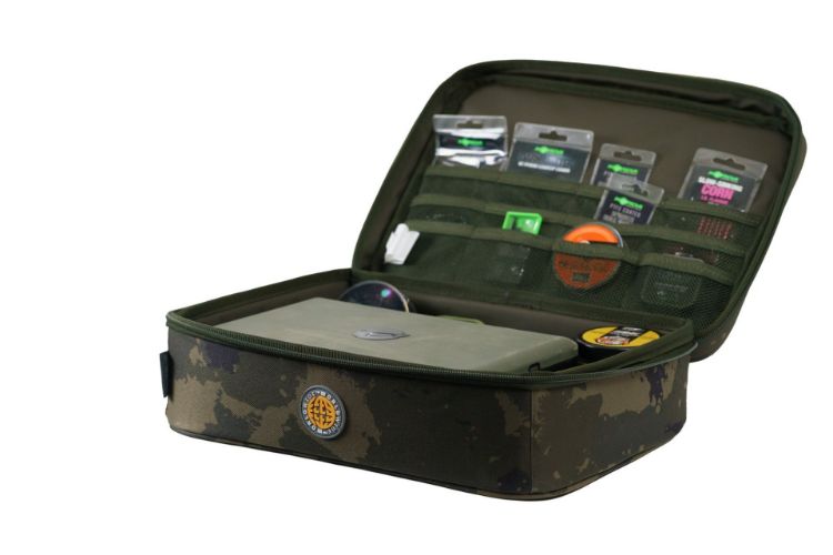 Picture of SOLAR WORLDWIDE TACKLE STATION